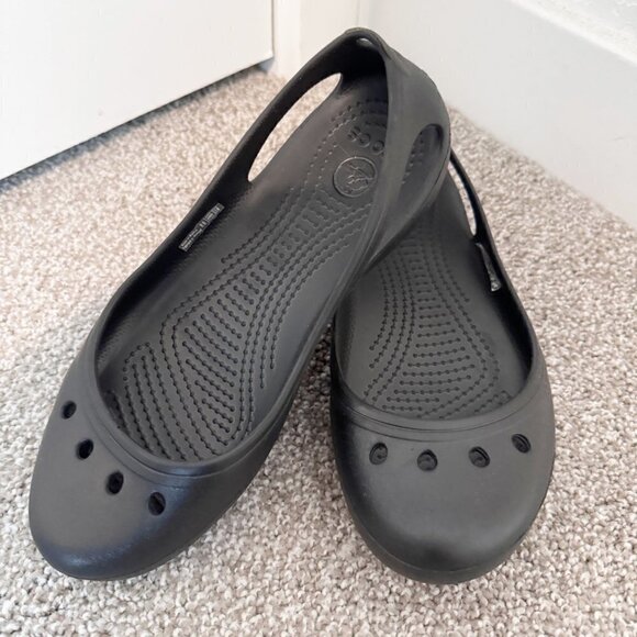 Crocs Prima Ballet Rounded Toe Cutout Slip On Flats Black Casual Womens Size 7 - Picture 1 of 7